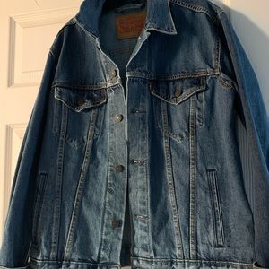 Men’s Levi’s jean jacket